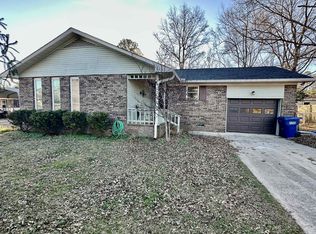 1911 Glen Davis Ln, Oxford, AL 36203