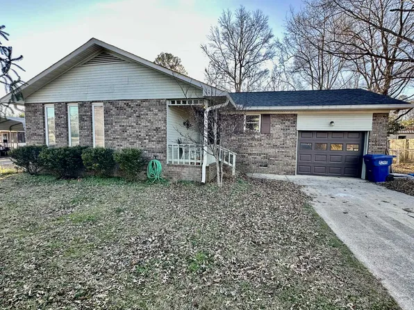 1911 Glen Davis Ln, Oxford, AL 36203