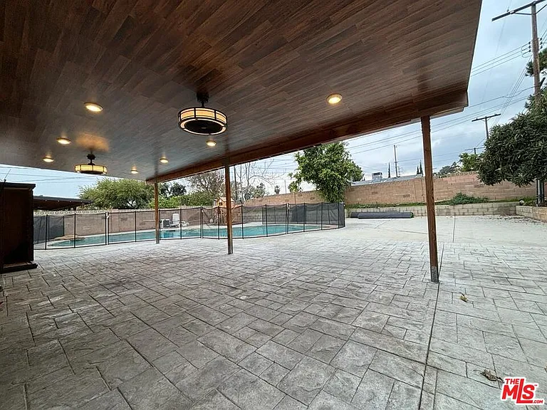 13047 Macneil St — Photo 24