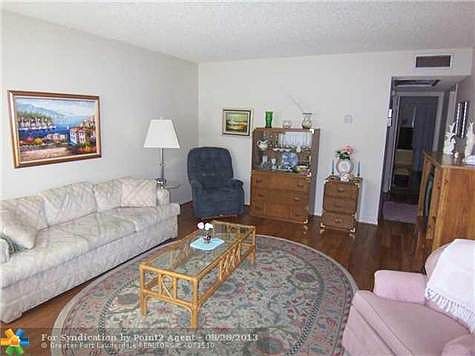 2nd image of 1005 Islewood #D