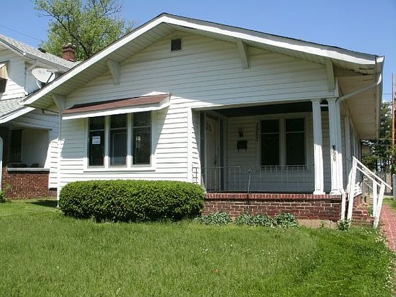 5th image of 3957 N Kenwood Ave