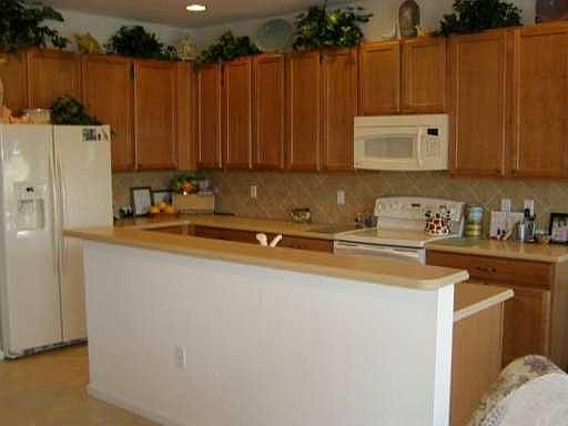 kitchen w island