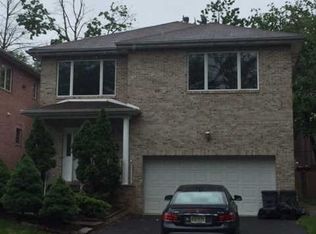 372 Chestnut St, Ridgefield, NJ 07657