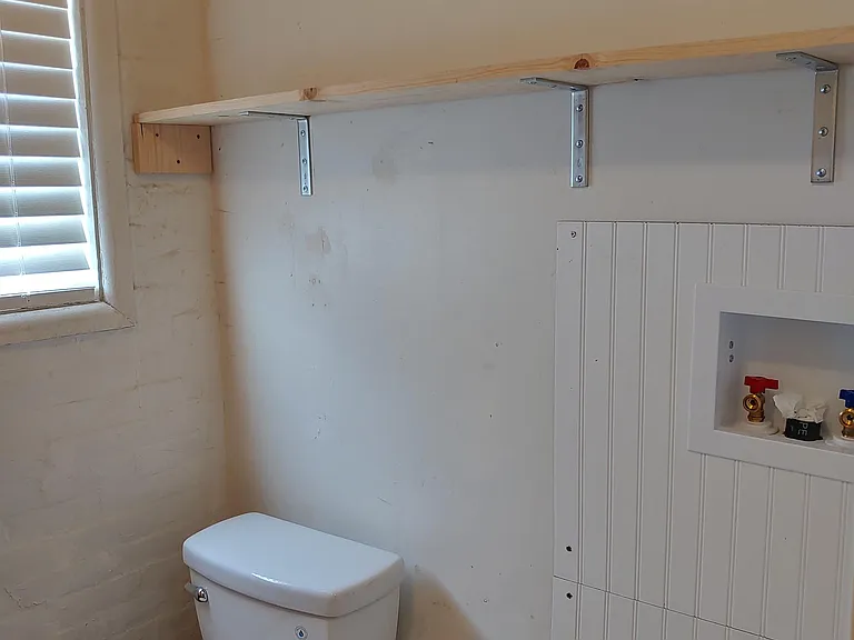 Guest Bath/Laundry