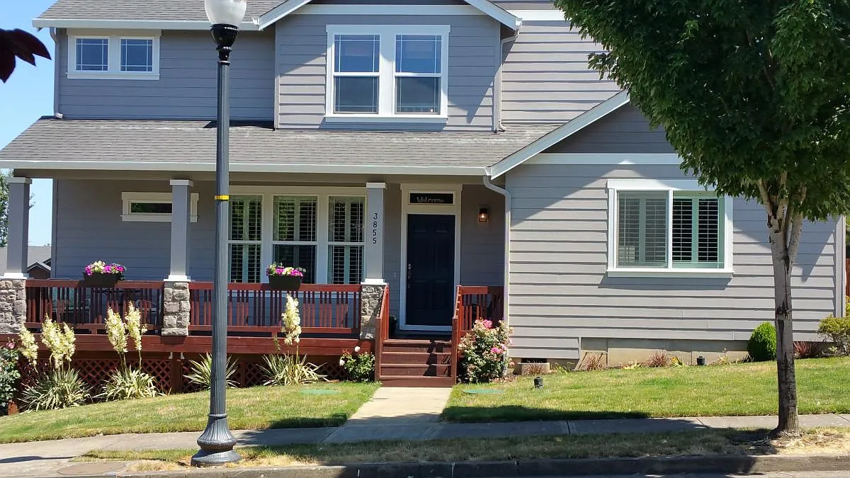 4 bed, 2514 sqft, $2,400 — Photo 1
