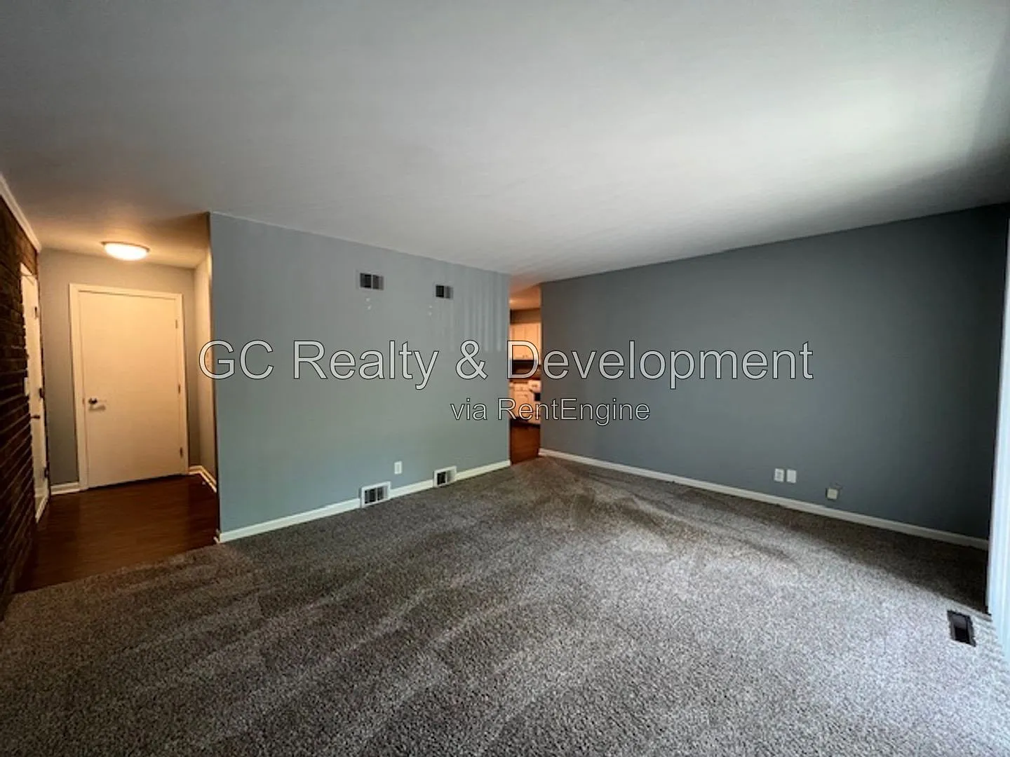2 bed, 1.0 bath, 902 sqft, $1,675 — Photo 3