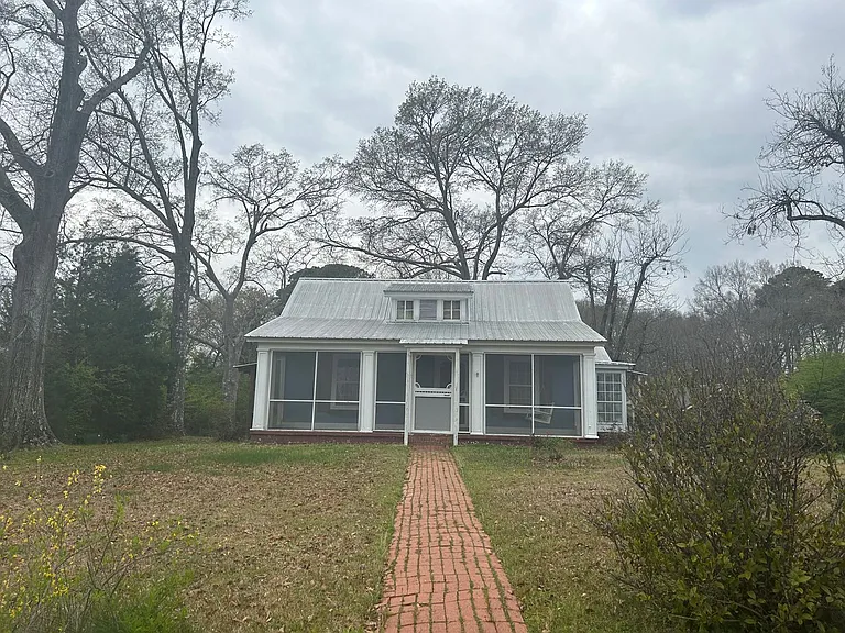 1511 N Main St — Photo 25