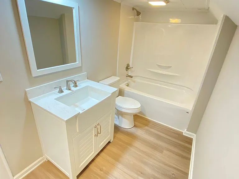 215 W Rice St — Photo 9