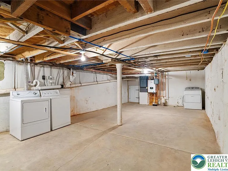 240 Franklin St #2 — Photo 20