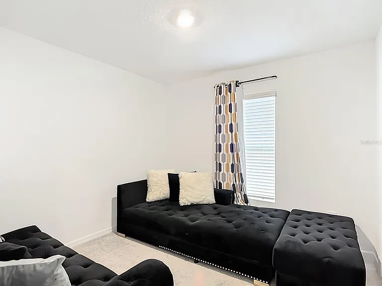 11938 Brae Way — Photo 35