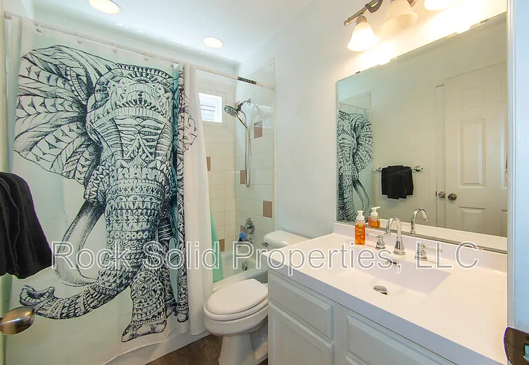 521 Queens Rd #1 — Photo 14
