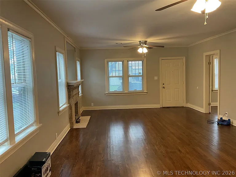 1104 N Gary Pl — Photo 6