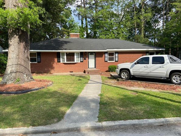 102 N Elm St