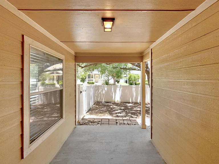 1818 Lost Maples Loop — Photo 26
