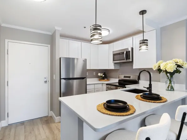 148 Breakwater Drive #204, South Portland, ME 04106