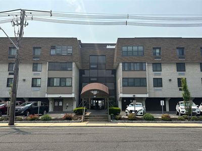 31 Casino Street #2Q, Freeport, NY, 11520