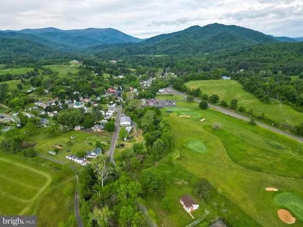 49 Water St, Sperryville, VA 22740