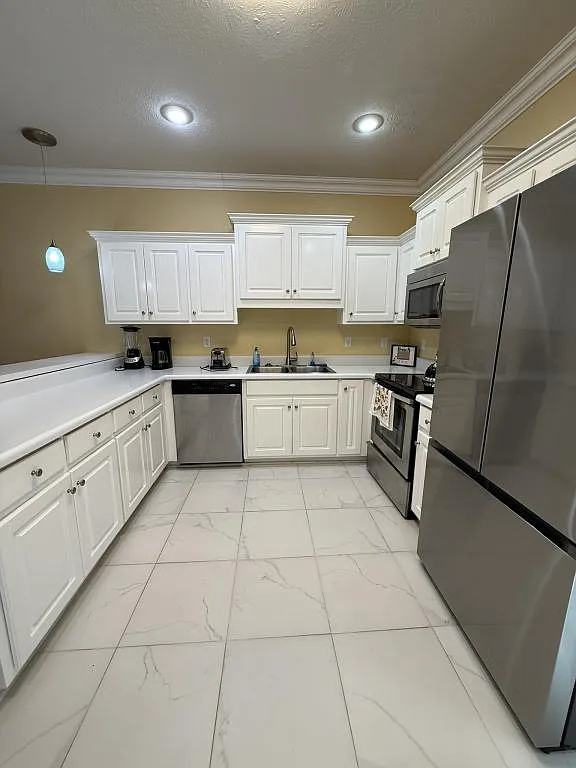 8115 Singletary St — Photo 3