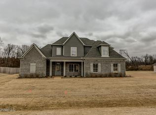 8109 Briscoe Dr, Olive Branch, MS 38654