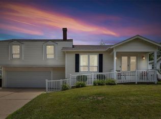57 Jane Dr, Saint Peters, MO