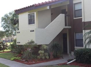 6111 Lake Pointe Dr, Orlando, FL 32822