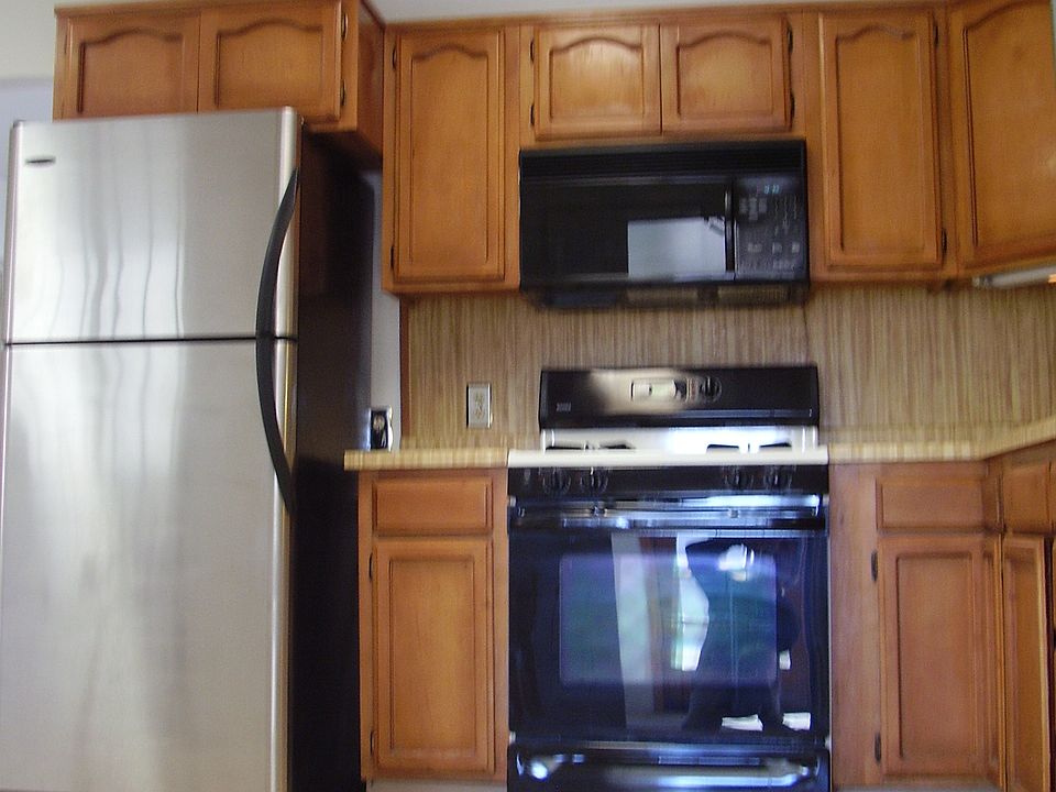 2nd image of 5512 Summer Ave NE