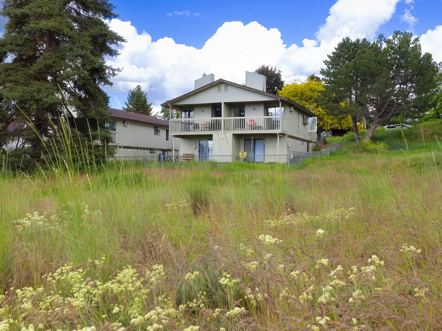 3 bed, 1.5 bath, 1458 sqft, $2,350 — Photo 1