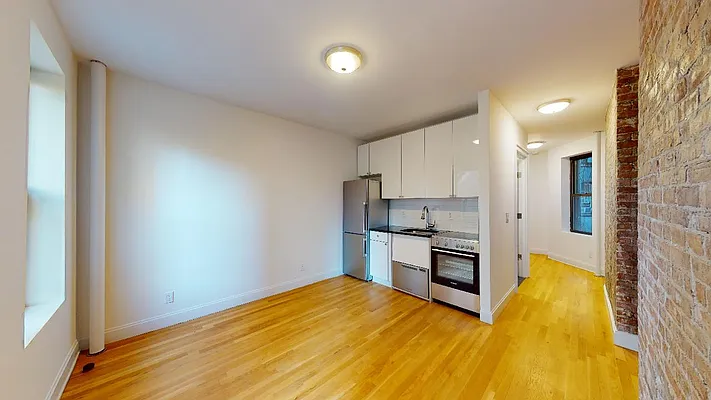 Rented by Bond New York | media 23