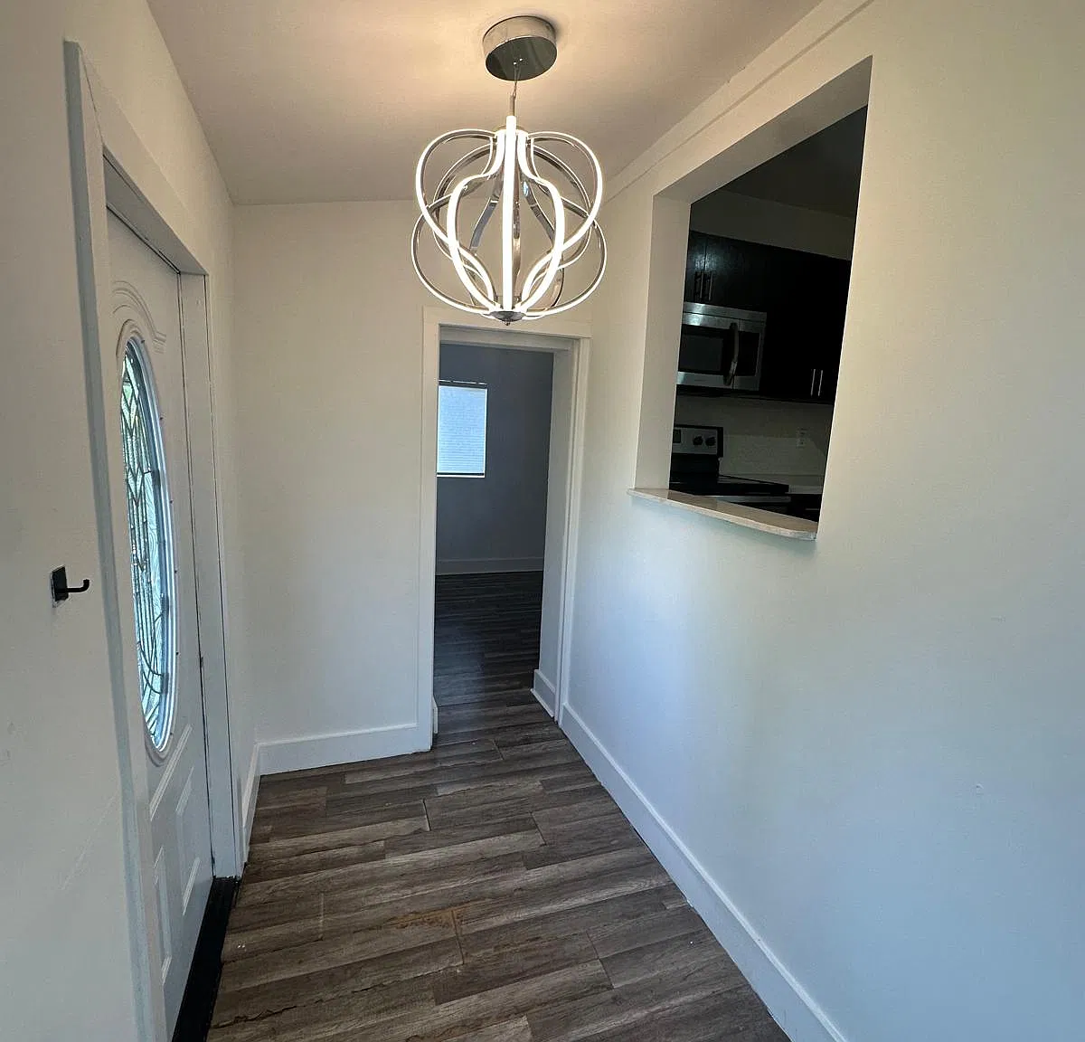3 bed, 1279 sqft, $2,800 — Photo 3