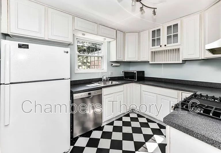 139 Mount Vernon Ave — Photo 5