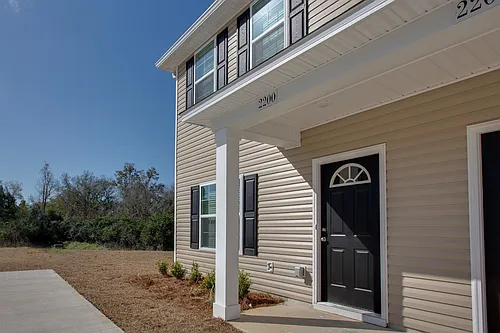 2202 Cedarbrook Ct Photo 1
