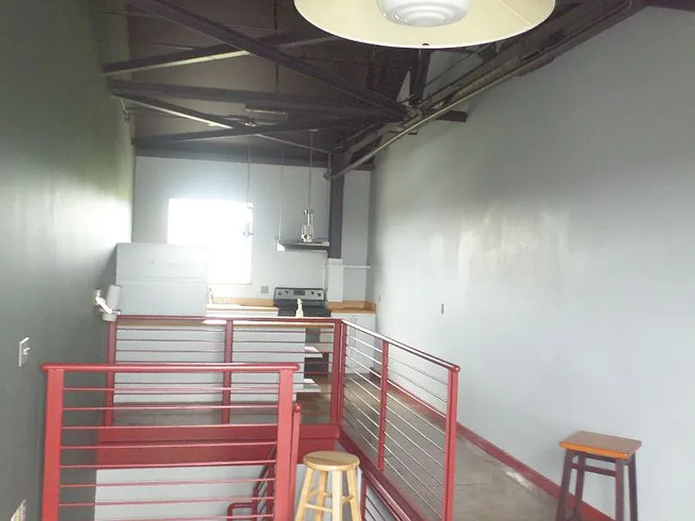 525 S School Ave — Photo 5
