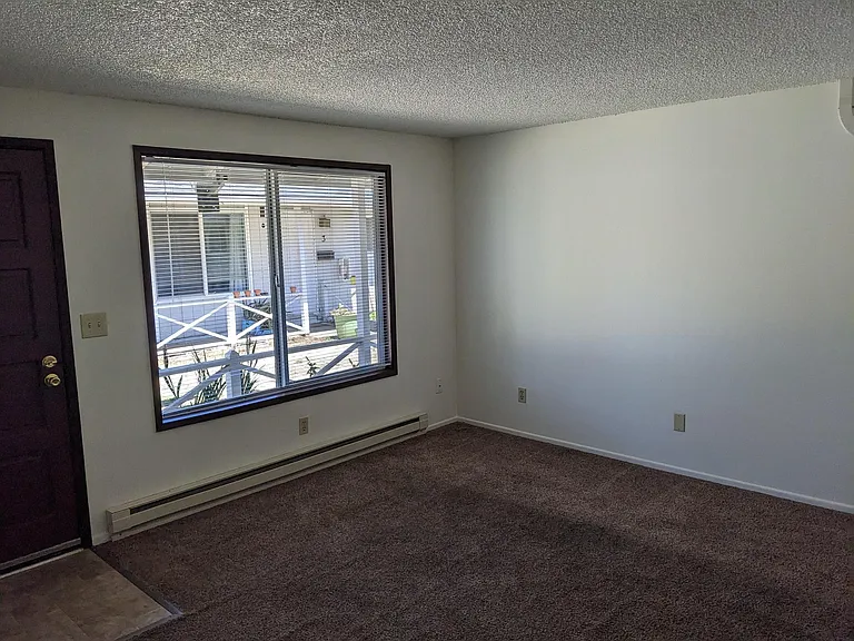 1338 Main St #2 — Photo 3