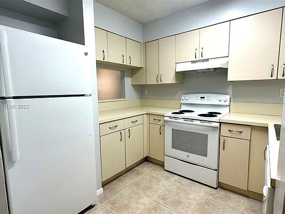 5th image of 14961 SW 82nd Ln Unit 21-402