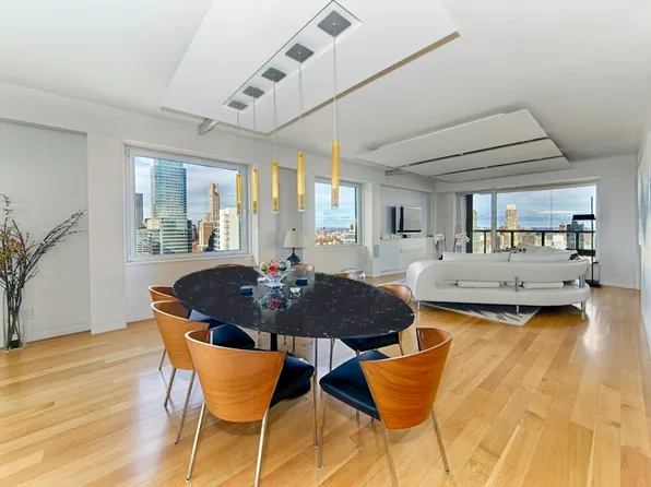303 East 57th Street 46E image 3 of 9