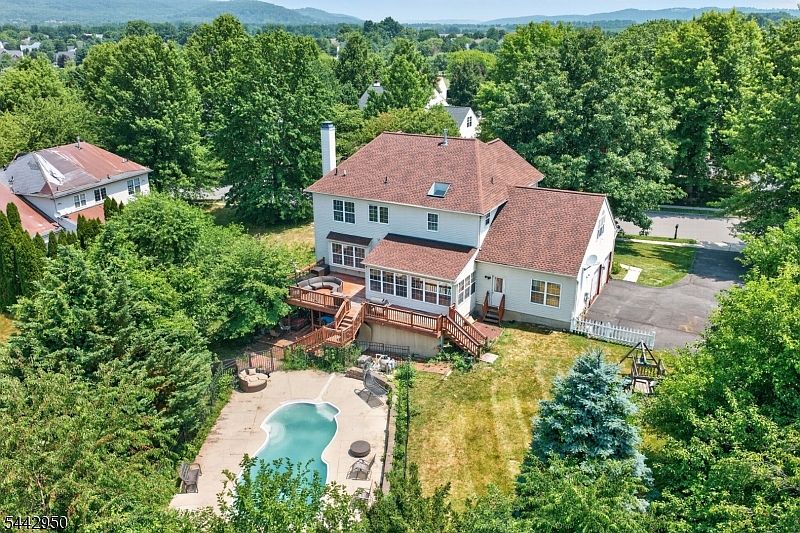1st image of 1110 Monroe Drive
