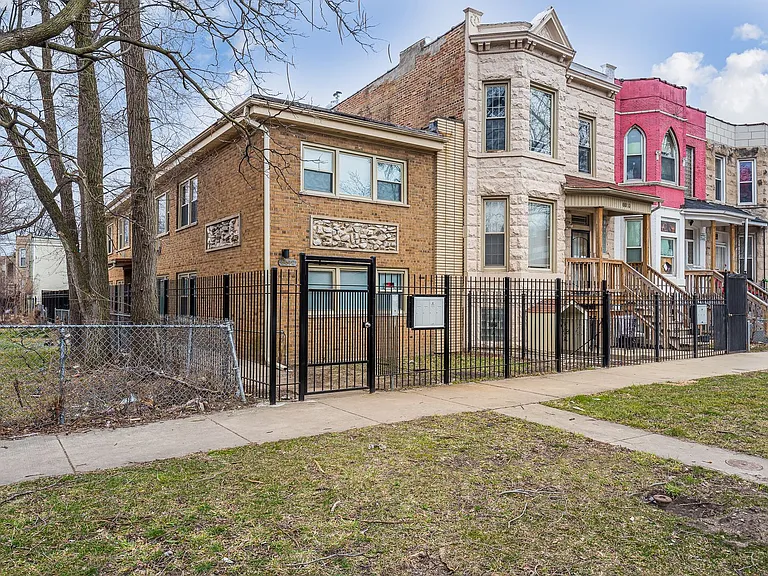 6612 S Saint Lawrence Ave #1E — Photo 1