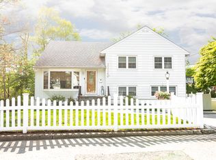 265 Pembrook Dr, Yonkers, NY 10710