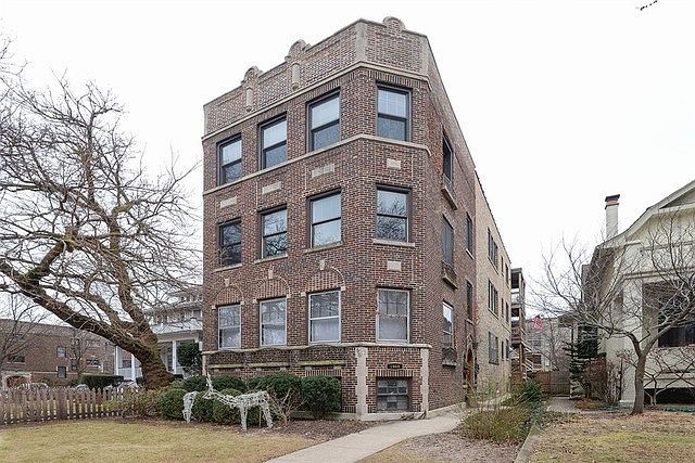 1st image of 1909 W Farwell Ave