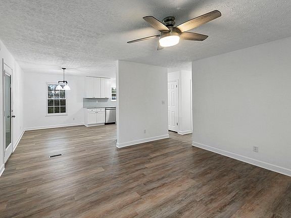 3rd image of 217 Wooddale St