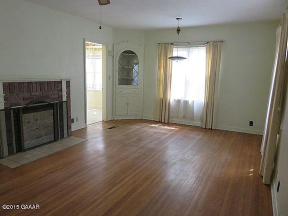 4th image of 509 2nd St SE