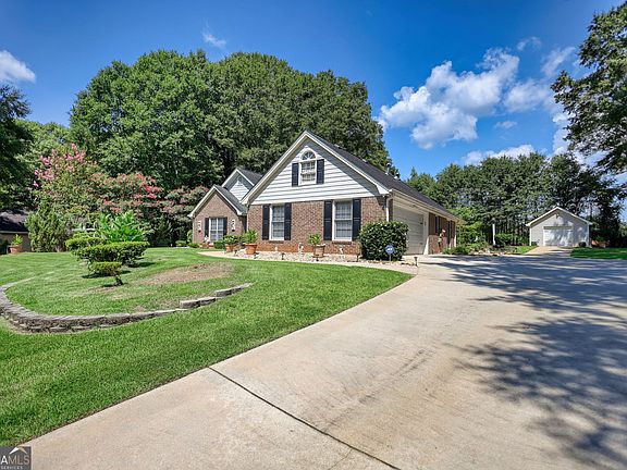 3rd image of 115 Buck Creek Dr