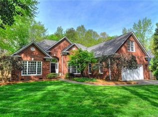 5213 Lancelot Dr, Charlotte, NC 28270