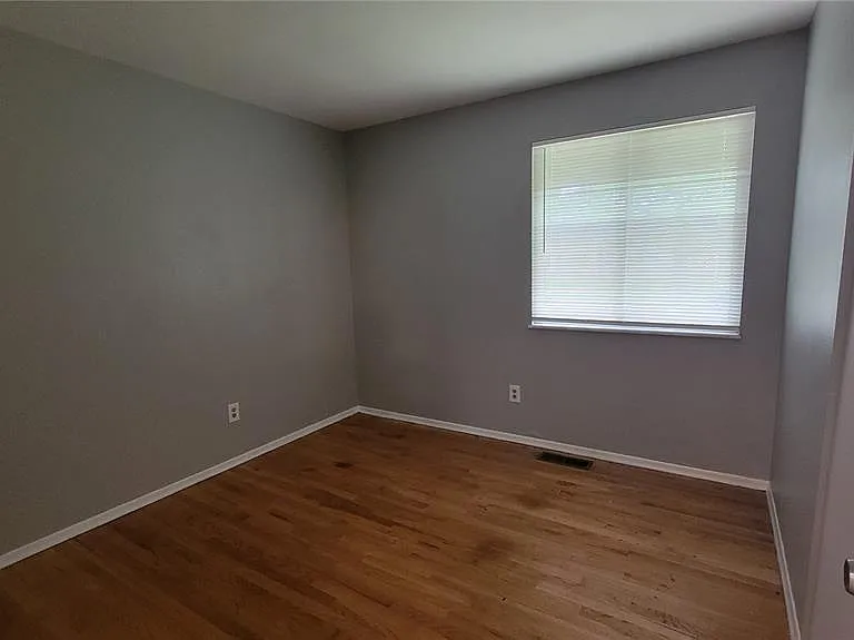 800 Laredo Ave — Photo 9