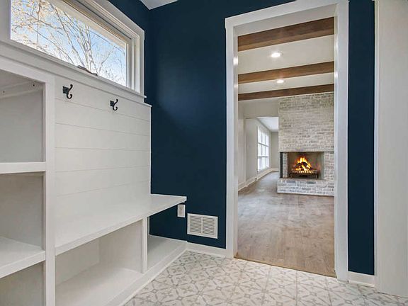 5th image of 2456 Barfield Dr SE