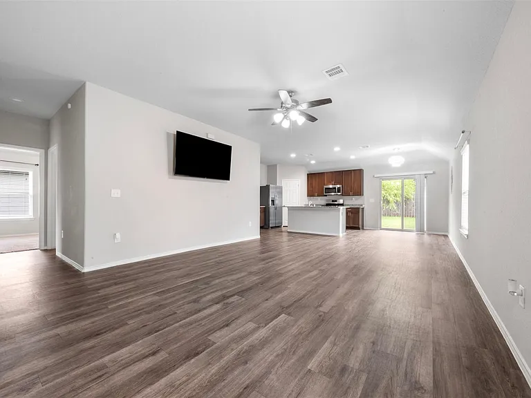 10061 Spring Creek Rd — Photo 4