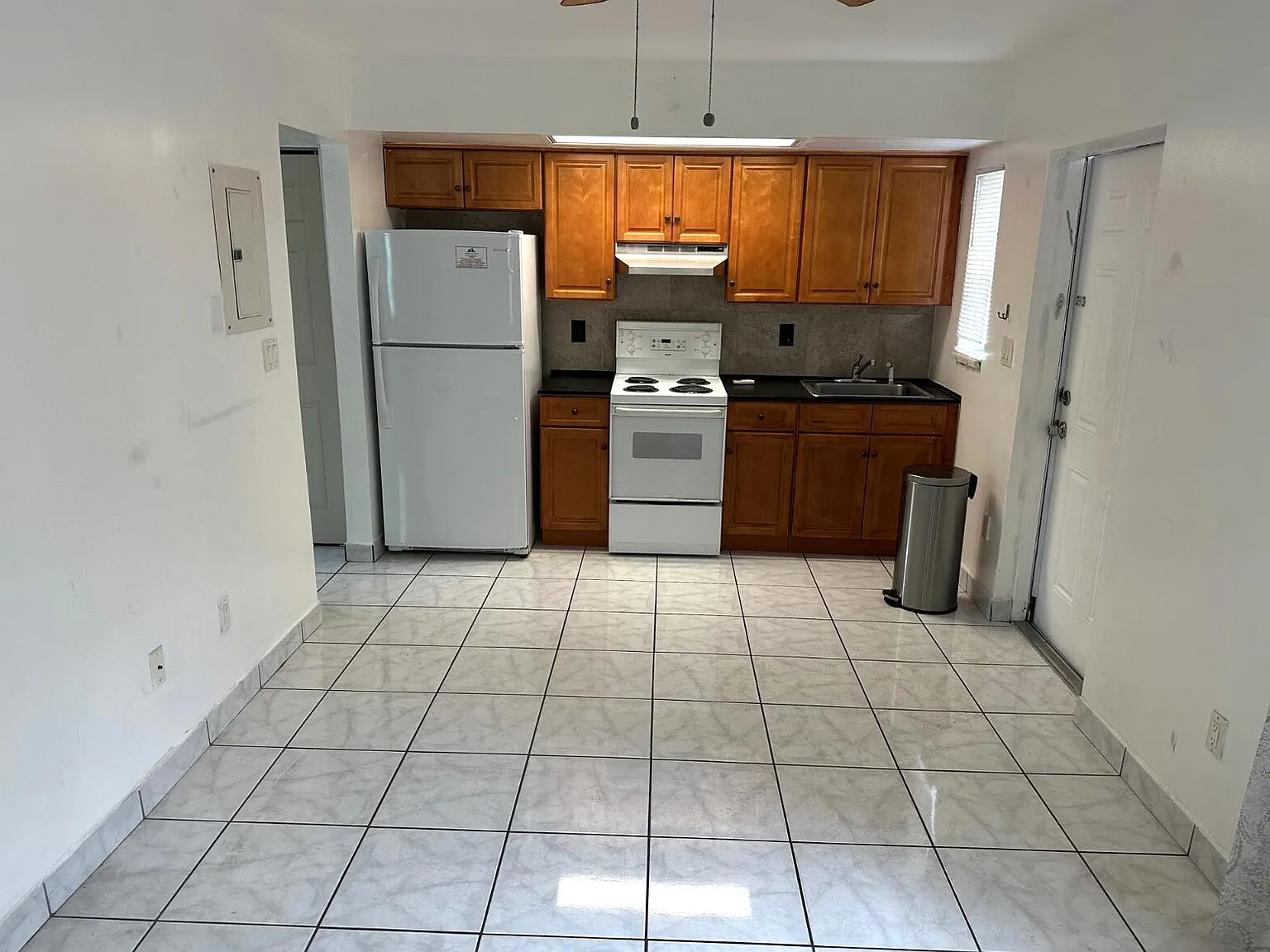 1 bed, 1.0 bath, 500 sqft, $1,245 — Photo 3