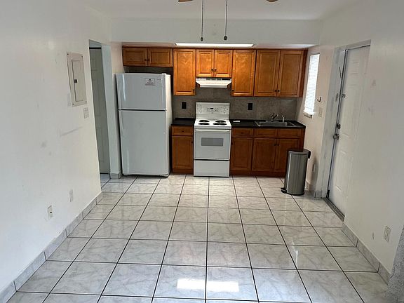 4th image of 31 SW 10th St #3