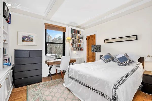 Rented by Sotheby's International Realty | media 11