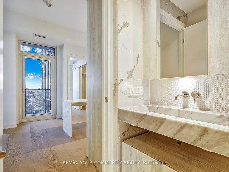 11 Yorkville Ave N #4402 — Photo 20